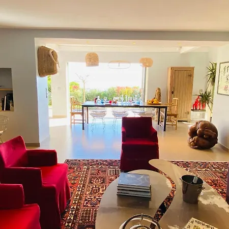 Luxury In With Swimming Pool & Sea View Villa