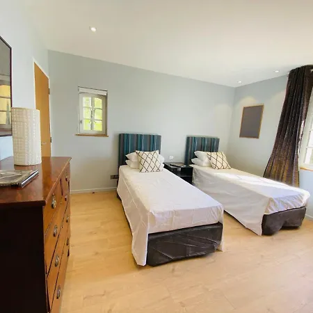 Luxury In With Swimming Pool & Sea View Villa