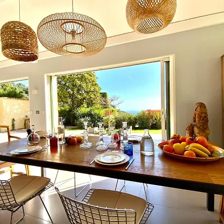 Luxury In With Swimming Pool & Sea View Villa *